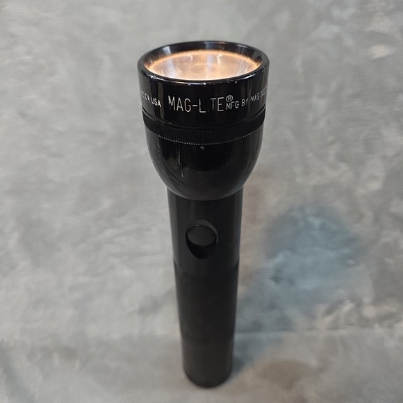 Mag-Lite Other - Maglite 2 D Cell Flashlight Made In The USA